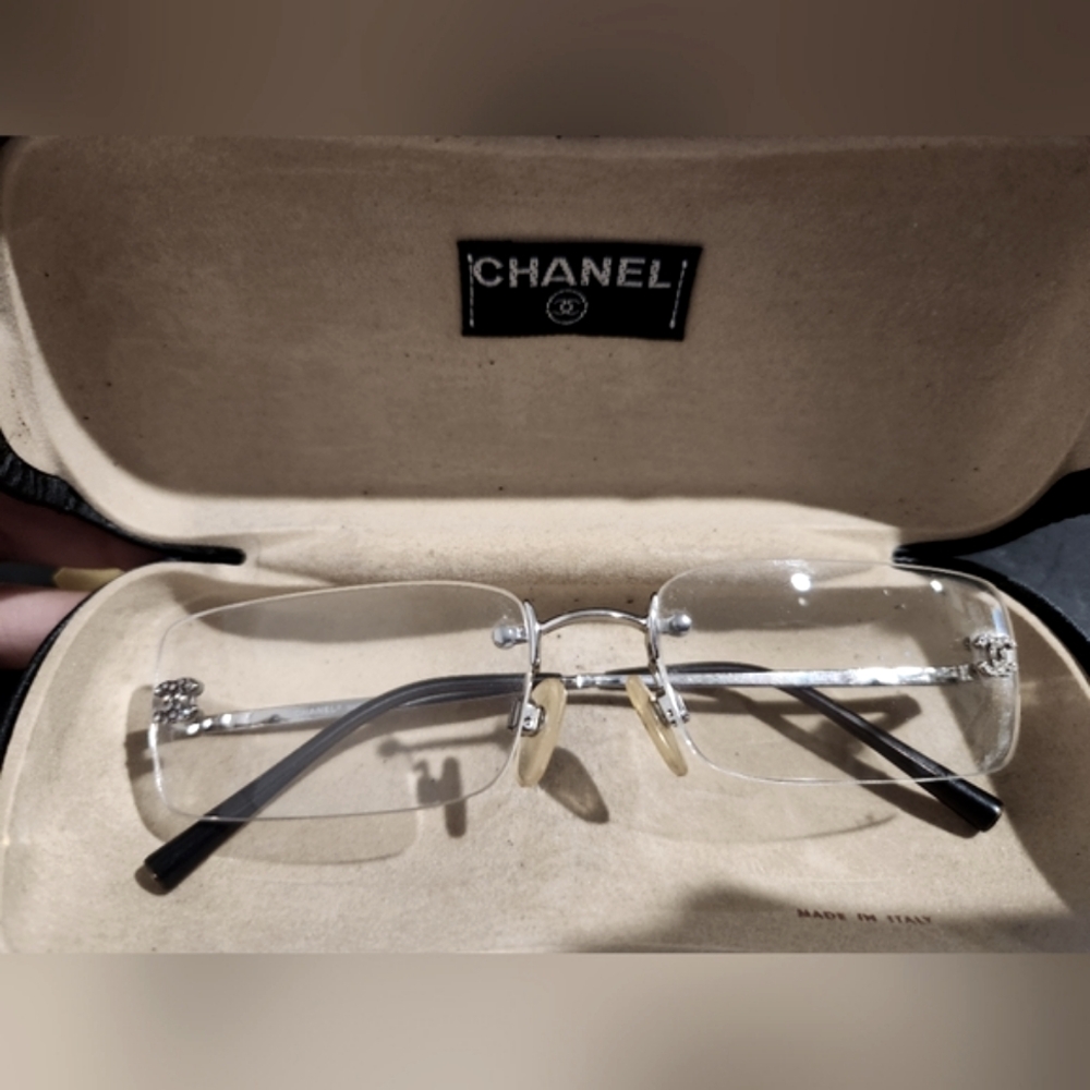 Eyeglasses